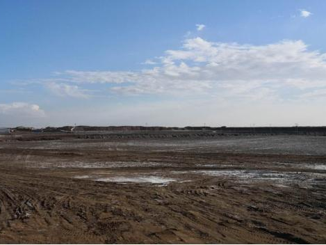 要實現(xiàn)“藍(lán)天白云”，仍需要我們的努力